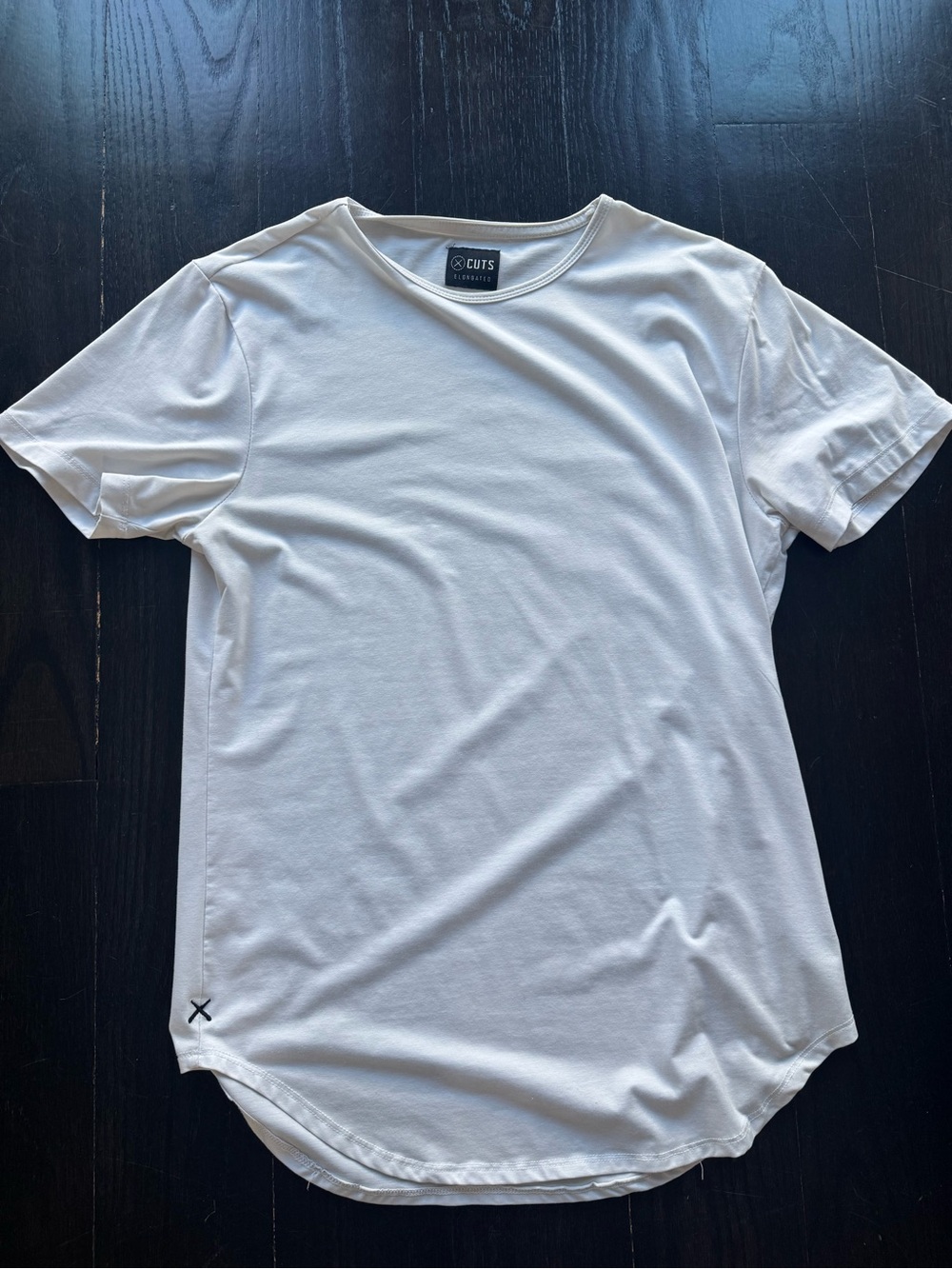 Cuts Elongated White Men's Crew Neck Tee, size L